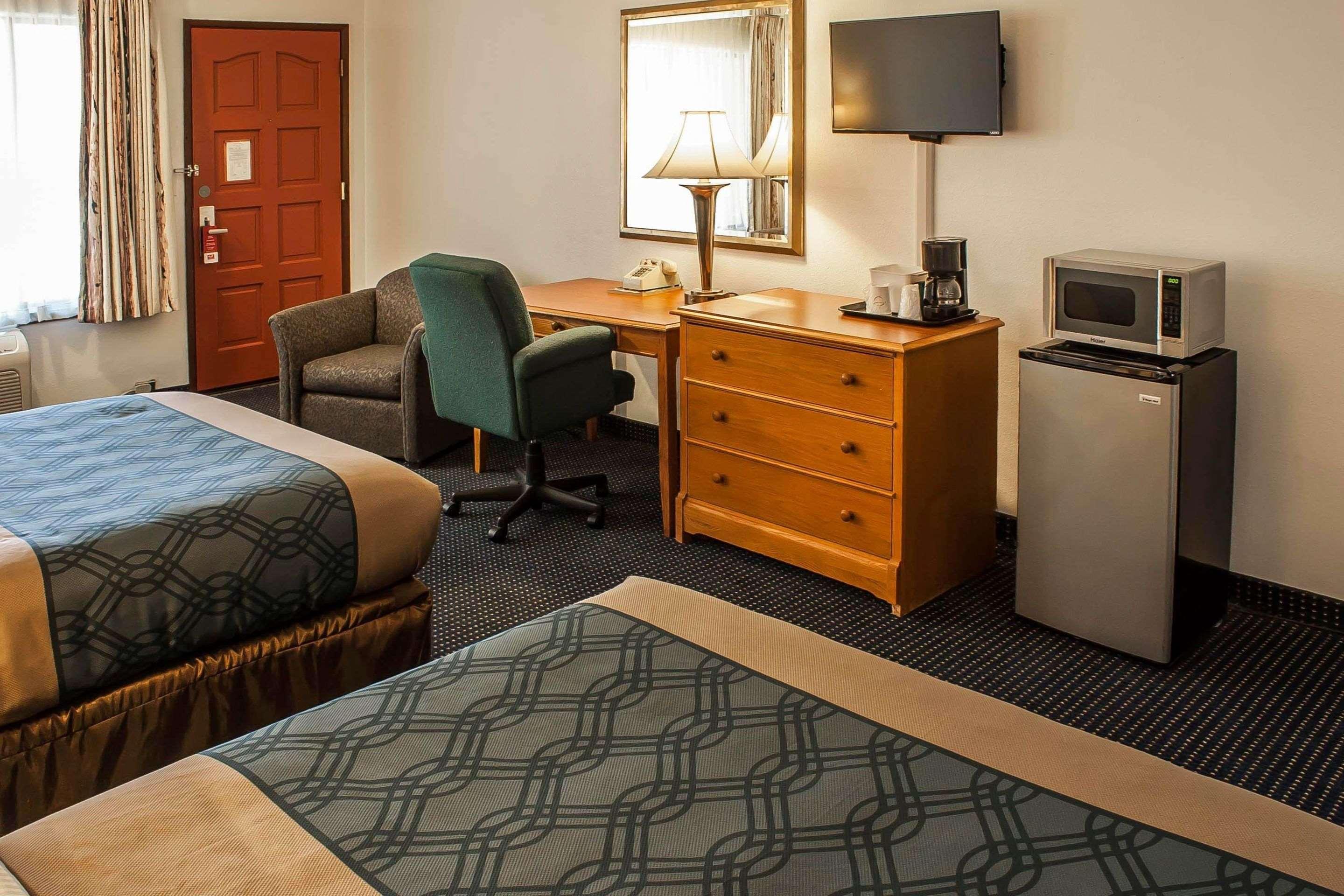 Econo Lodge Inn & Suites Hoquiam Экстерьер фото