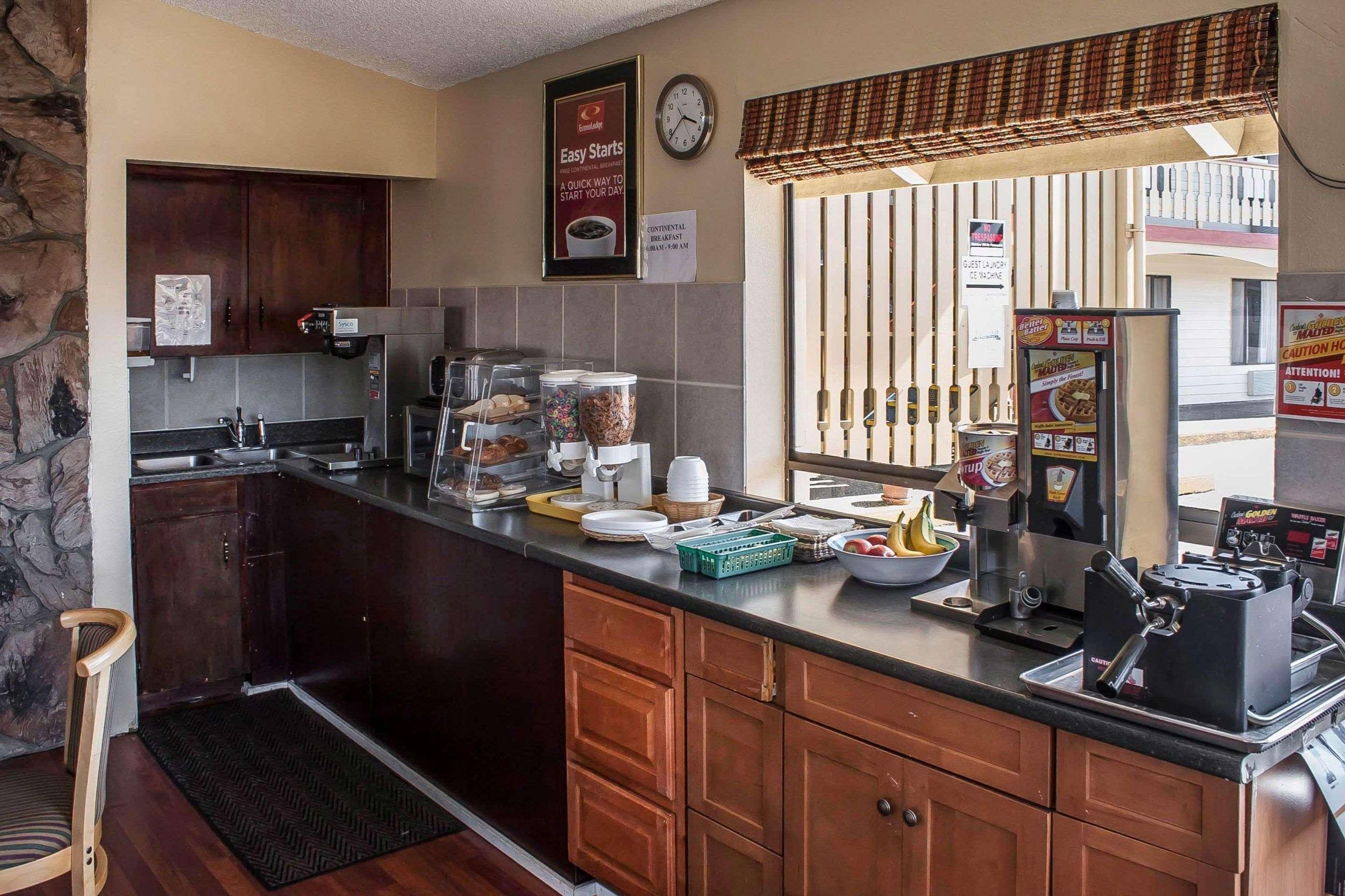 Econo Lodge Inn & Suites Hoquiam Экстерьер фото