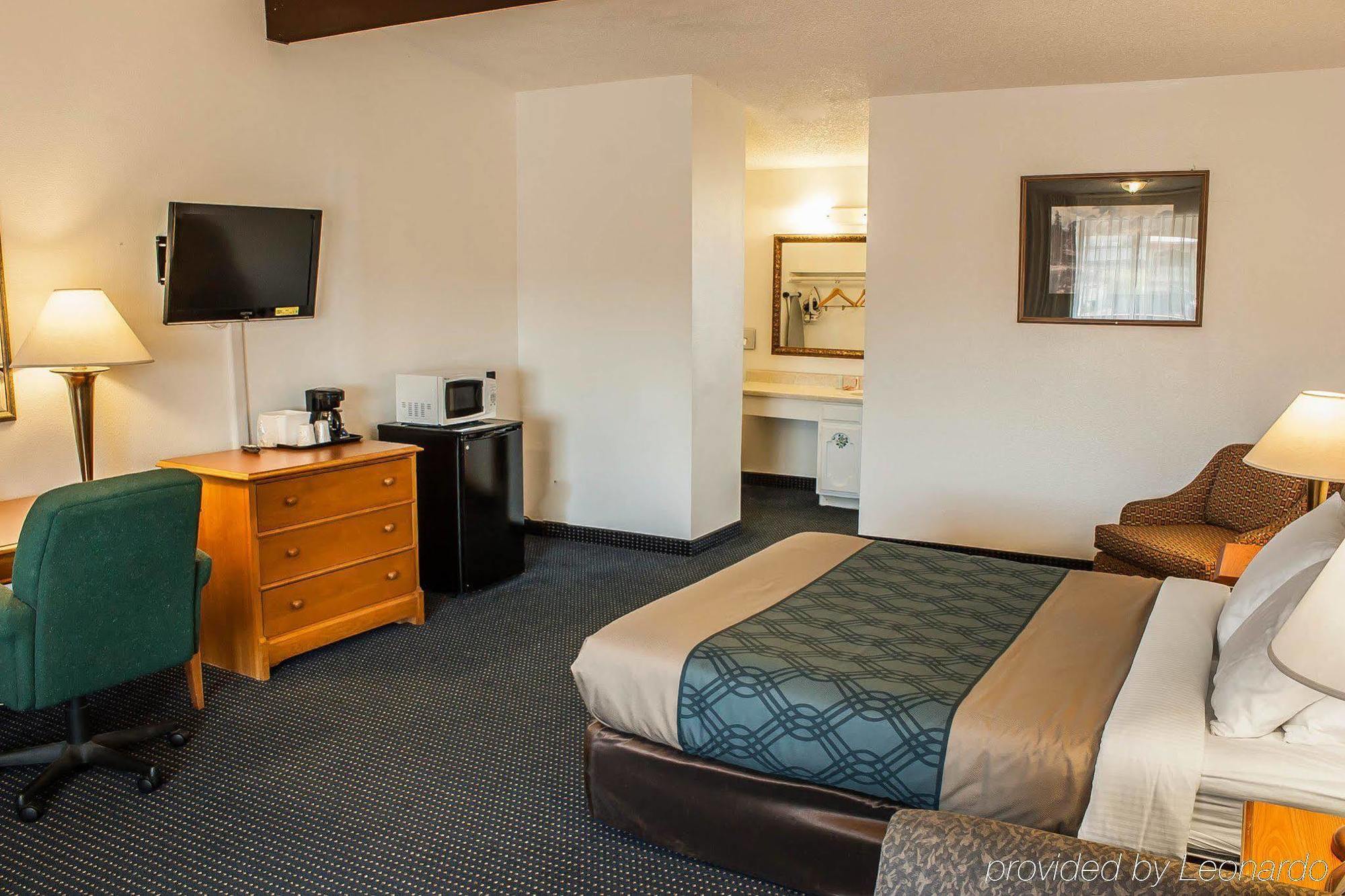 Econo Lodge Inn & Suites Hoquiam Экстерьер фото